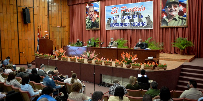 Encuentro con dirigentes provinciales y municipales - Guantánamo