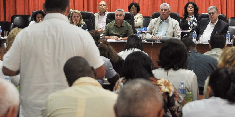 Encuentro con dirigentes sindicales y recorrido por Empresa Metal-Mecánica VARONA