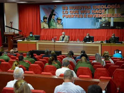 Encuentro con dirigentes provinciales y municipales - Santiago de Cuba