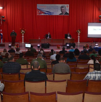 Encuentro con dirigentes provinciales y municipales - Cienfuegos