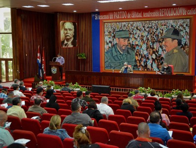 Encuentro con dirigentes provinciales y municipales - Holguin