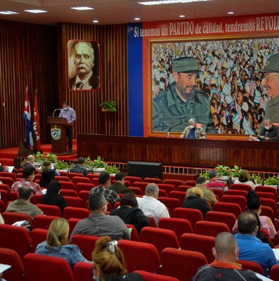 Encuentro con dirigentes provinciales y municipales - Holguin