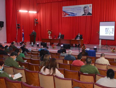 Encuentro con dirigentes provinciales y municipales - Cienfuegos