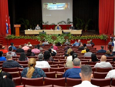 Encuentro con dirigentes provinciales y municipales - Las Tunas