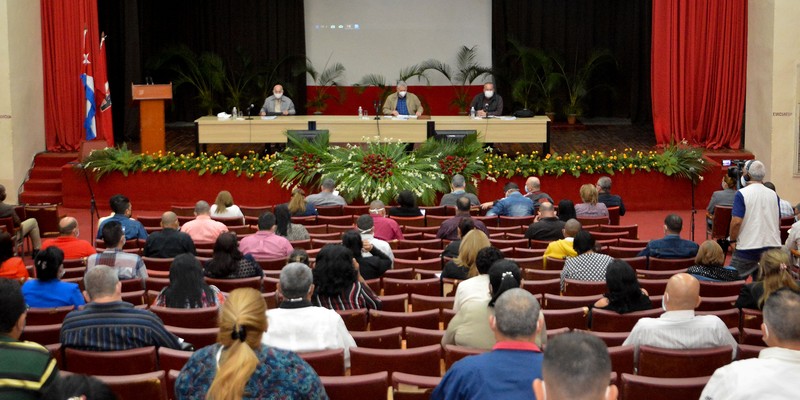 Encuentro con dirigentes provinciales y municipales - Las Tunas