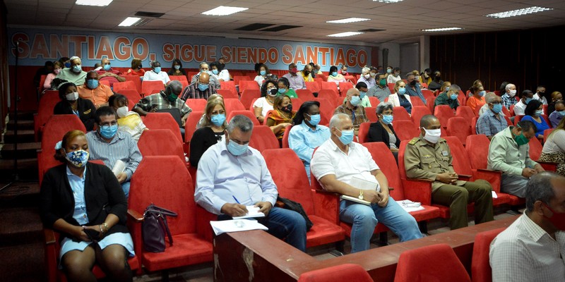Encuentro con dirigentes provinciales y municipales - Santiago de Cuba