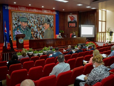 Encuentro con dirigentes provinciales y municipales - Holguin