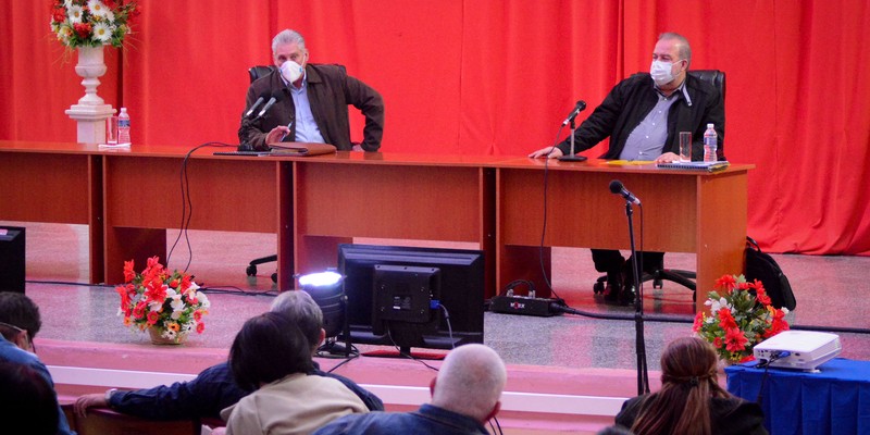 Encuentro con dirigentes provinciales y municipales - Cienfuegos