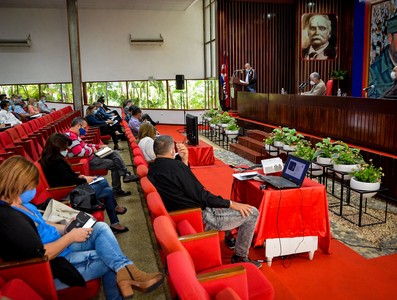 Encuentro con dirigentes provinciales y municipales - Holguin