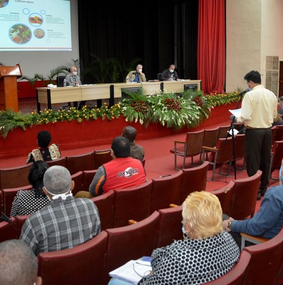 Encuentro con dirigentes provinciales y municipales - Las Tunas