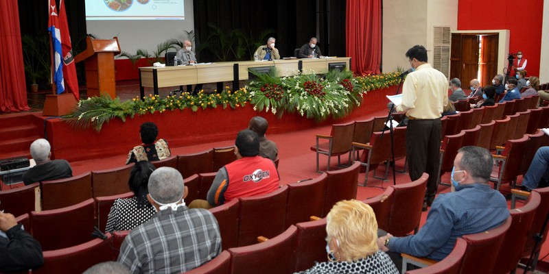 Encuentro con dirigentes provinciales y municipales - Las Tunas