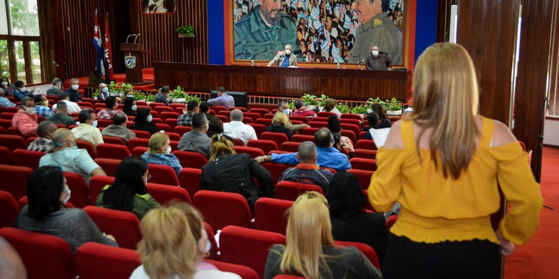 Encuentro con dirigentes provinciales y municipales - Holguin
