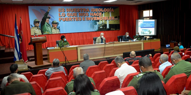 Encuentro con dirigentes provinciales y municipales - Santiago de Cuba