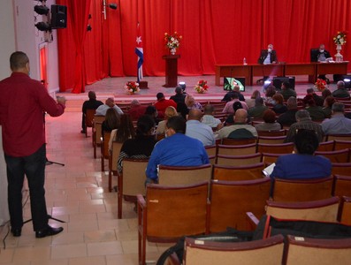Encuentro con dirigentes provinciales y municipales - Cienfuegos
