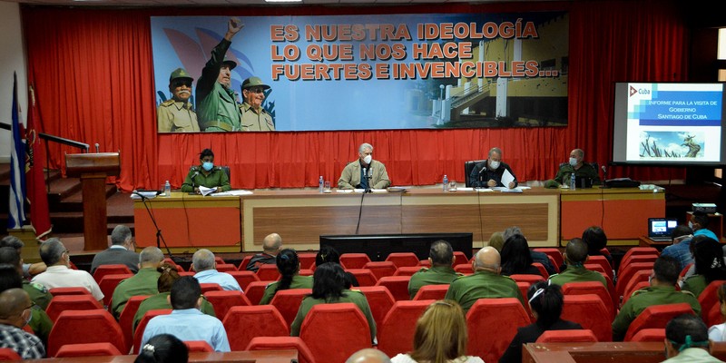 Encuentro con dirigentes provinciales y municipales - Santiago de Cuba