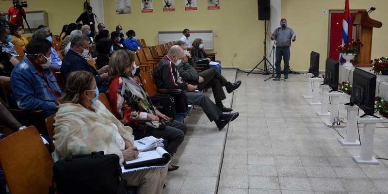 Encuentro con dirigentes provinciales y municipales - Granma