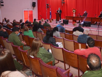 Encuentro con dirigentes provinciales y municipales - Cienfuegos