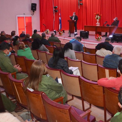 Encuentro con dirigentes provinciales y municipales - Cienfuegos