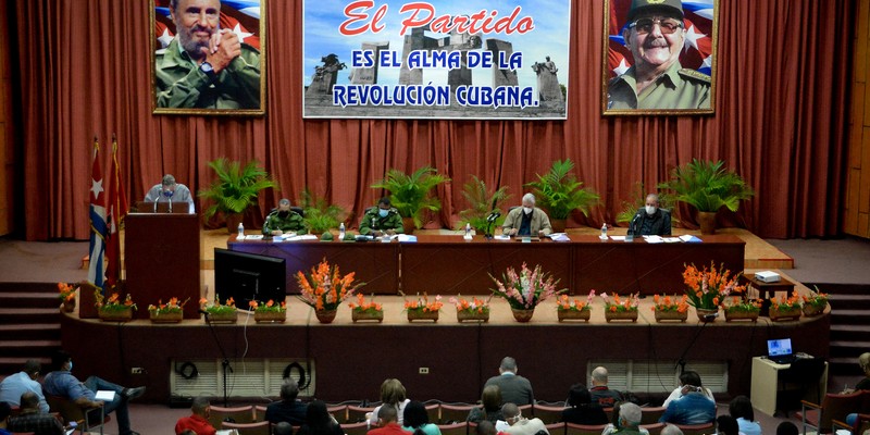 Encuentro con dirigentes provinciales y municipales - Guantánamo
