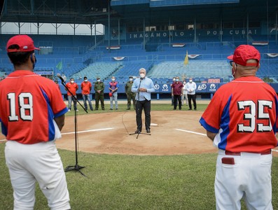 Encuentro con Equipo Cuba de Béisbol