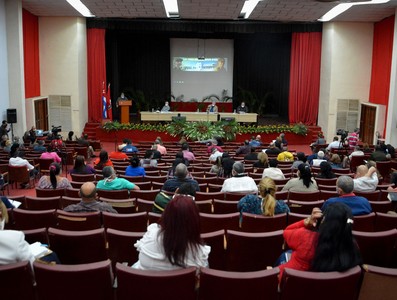 Encuentro con dirigentes provinciales y municipales - Las Tunas