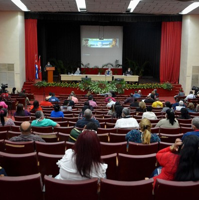 Encuentro con dirigentes provinciales y municipales - Las Tunas