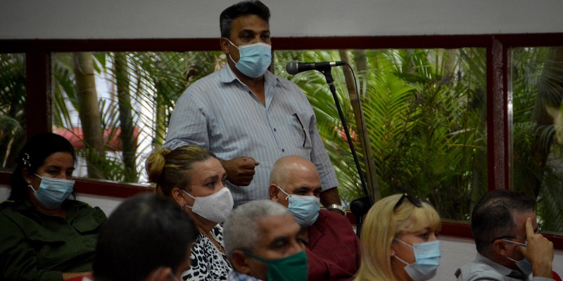 Encuentro con dirigentes provinciales y municipales - Holguin