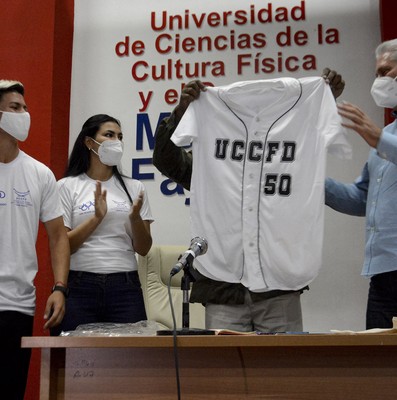 Visita a la Universidad de Ciencias de la Cultura Física y el Deporte “Manuel Fajardo”