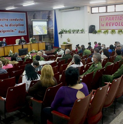 Encuentro con dirigentes provinciales y municipales - Villa Clara