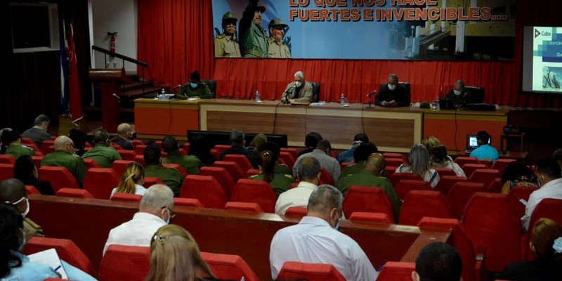 Encuentro con dirigentes provinciales y municipales - Santiago de Cuba