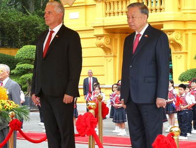 Presidente Díaz-Canel en Vietnam