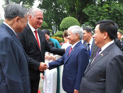 Presidente Díaz-Canel en Vietnam