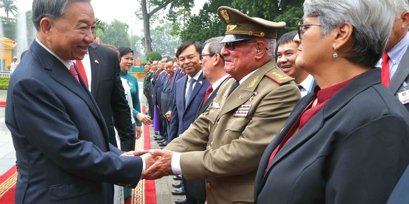 Presidente Díaz-Canel en Vietnam