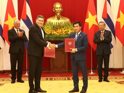 Presidente Díaz-Canel en Vietnam