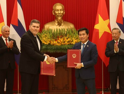 Presidente Díaz-Canel en Vietnam