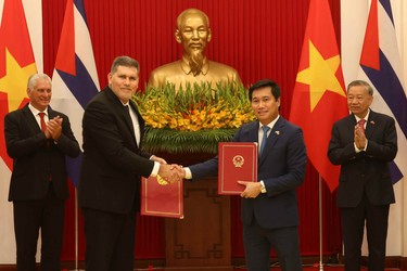 Presidente Díaz-Canel en Vietnam 38