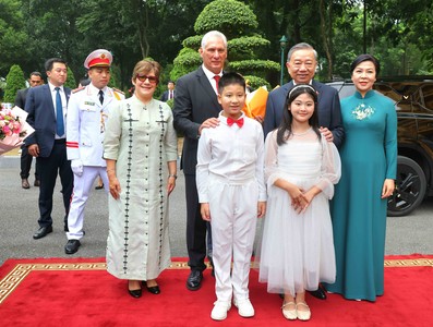 Presidente Díaz-Canel en Vietnam