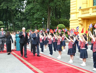 Presidente Díaz-Canel en Vietnam