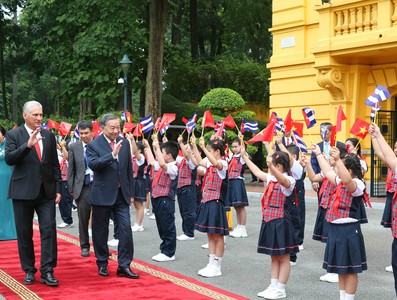 Presidente Díaz-Canel en Vietnam