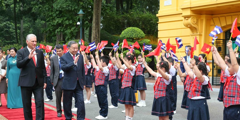 Presidente Díaz-Canel en Vietnam