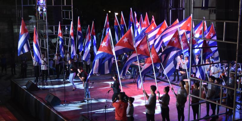 Fidel en la Escalinata otra vez, como siempre. Velada cultural en homenaje al Comandante en Jefe Fidel Castro Ruz