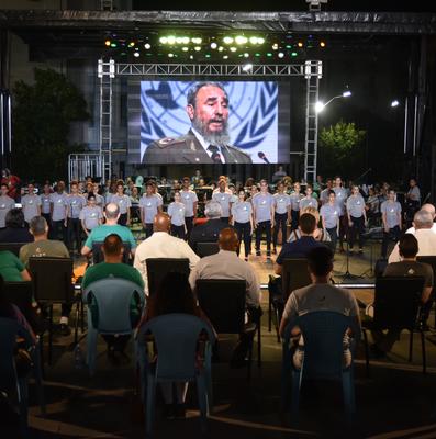 Fidel en la Escalinata otra vez, como siempre. Velada cultural en homenaje al Comandante en Jefe Fidel Castro Ruz