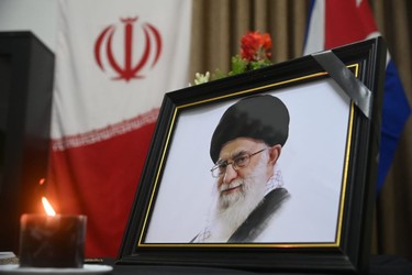 Firma Presidente cubano Libro de Condolencias en honor al Gran Ayatolá Alí Jameneí 1