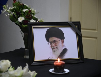 Firma Presidente cubano Libro de Condolencias en honor al Gran Ayatolá Alí Jameneí