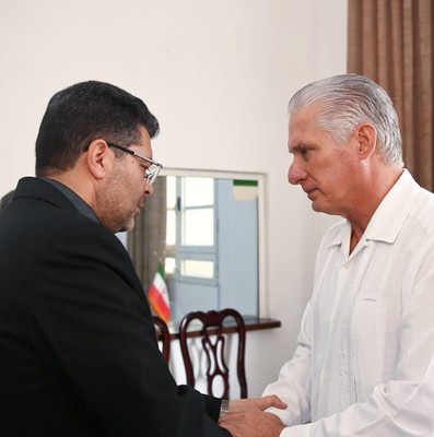 Firma Presidente cubano Libro de Condolencias en honor al Gran Ayatolá Alí Jameneí