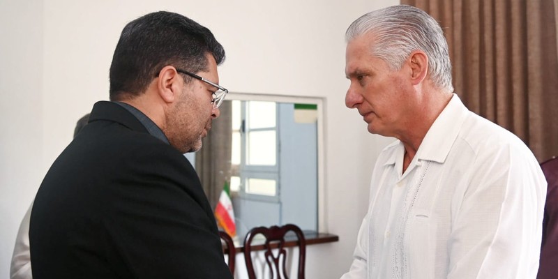 Firma Presidente cubano Libro de Condolencias en honor al Gran Ayatolá Alí Jameneí