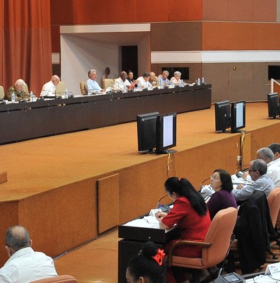 Reunión con los presidentes de las asambleas provinciales y municipales del Poder Popular