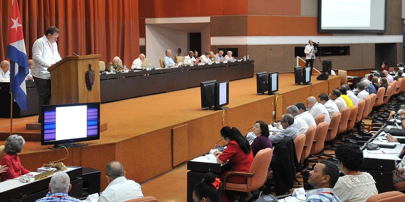 Reunión con los presidentes de las asambleas provinciales y municipales del Poder Popular