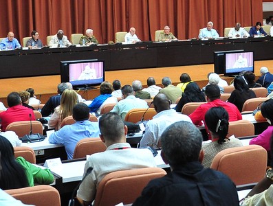 Reunión con los presidentes de las asambleas provinciales y municipales del Poder Popular