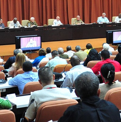 Reunión con los presidentes de las asambleas provinciales y municipales del Poder Popular